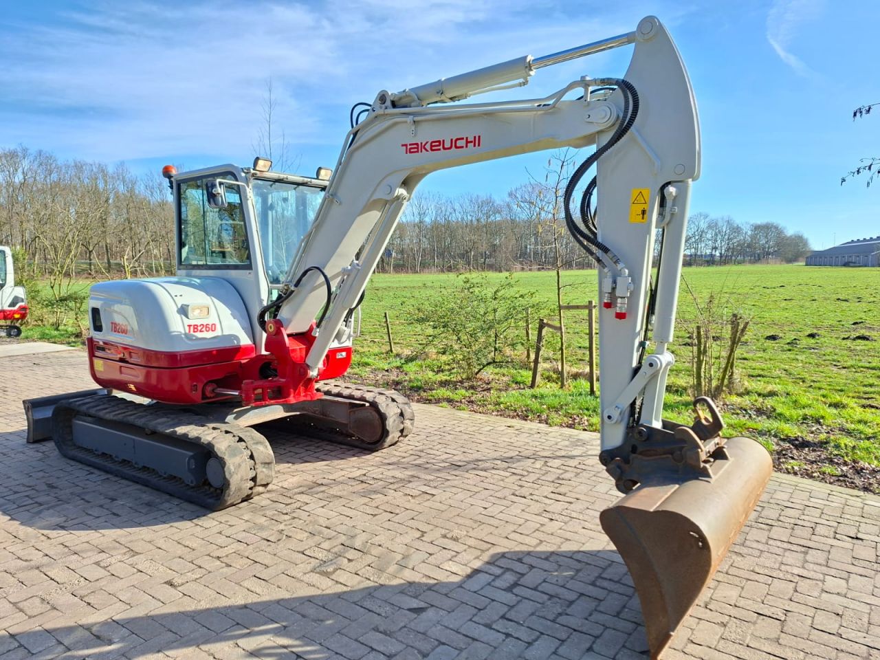 Takeuchi TB260 | bj2017 | 5117 uur | 2 bakken