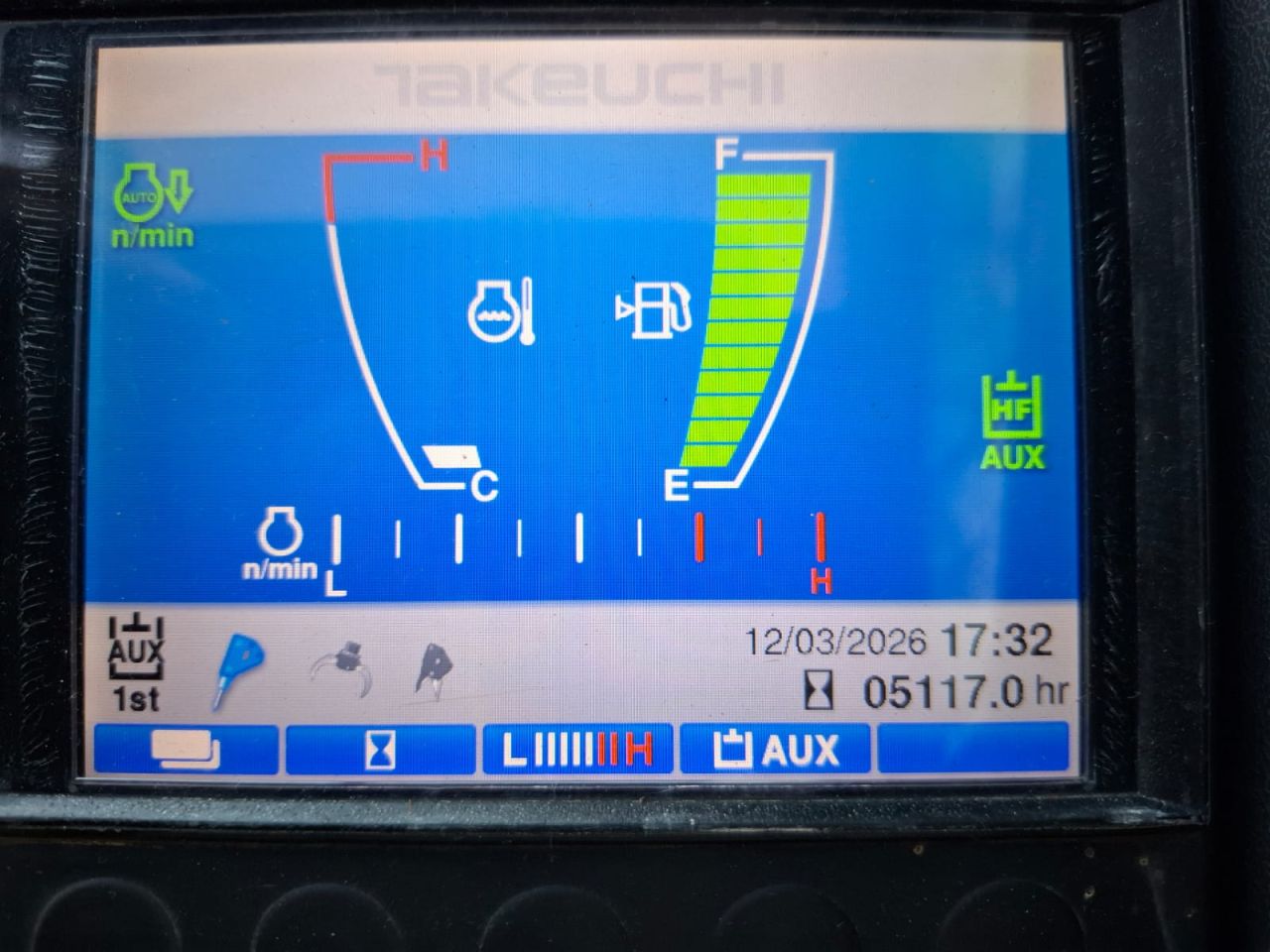 Takeuchi TB260 | bj2017 | 5117 uur | 2 bakken