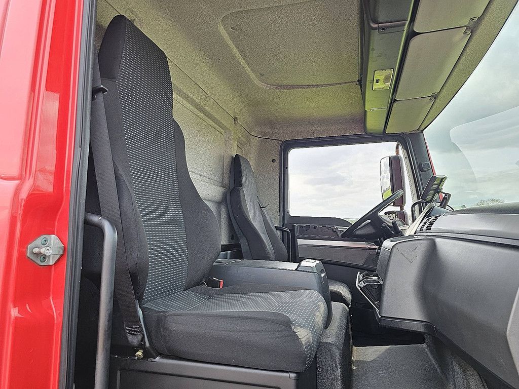 M.A.N. 8.180 TGL airco side doors