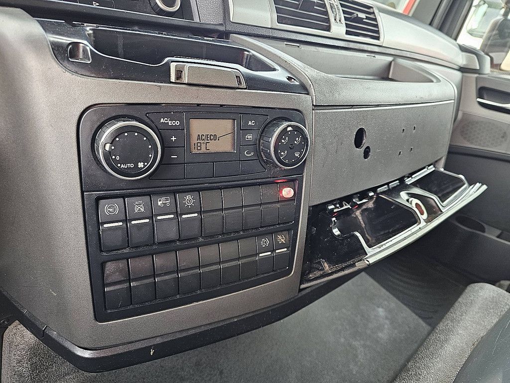 M.A.N. 8.180 TGL airco side doors