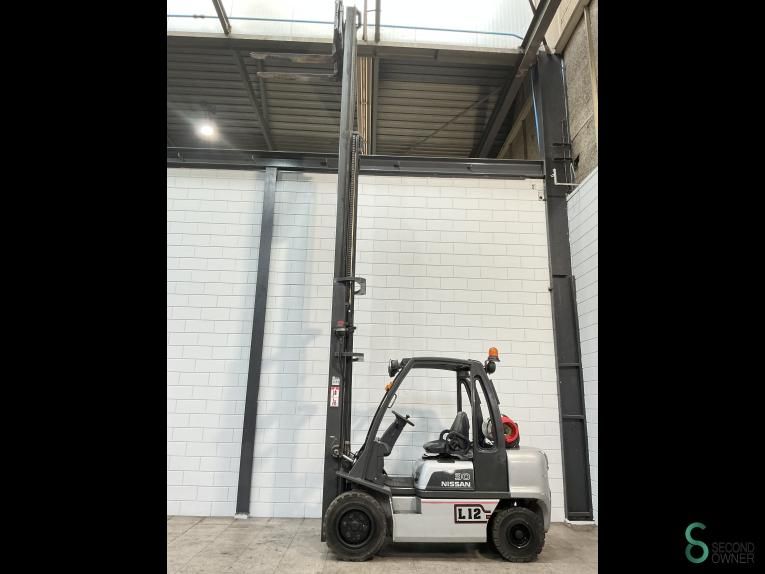 Forklifts LPG Nissan UGD 02 A 30 PQ 2007 Triplex