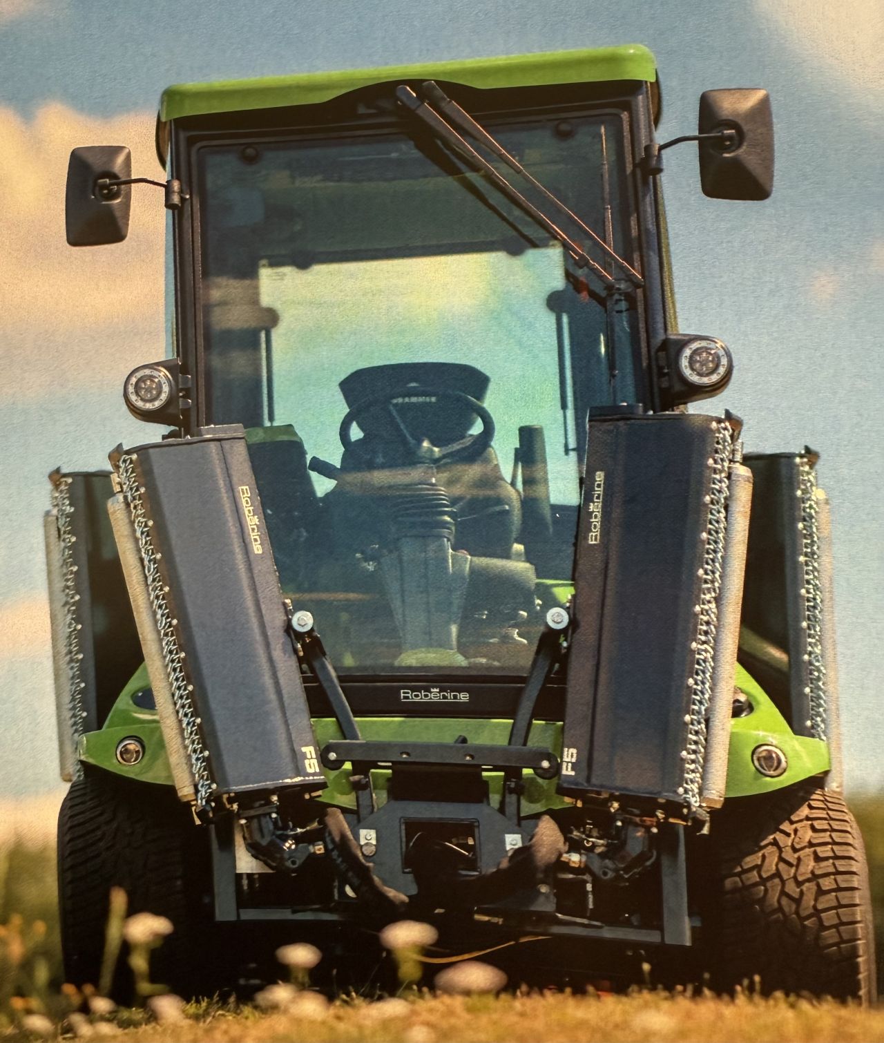 Roberine F5 met cabine klepelmaaier/2022/1535 draaiuren