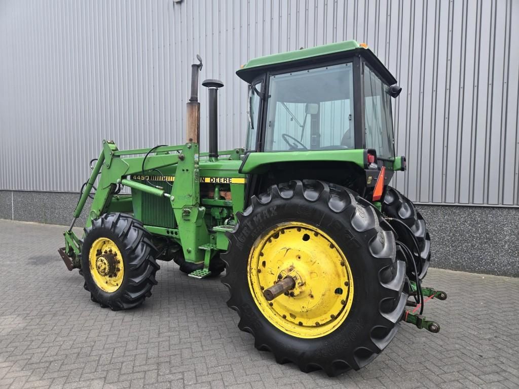 John Deere 4450 4wd with loader