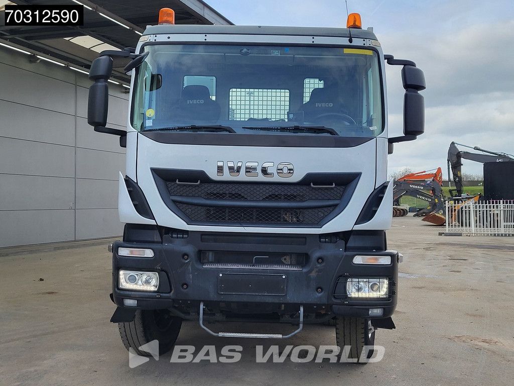 Iveco Trakker Trakker 410 8X4 Steelsuspension 650cm open load floor Automatic Euro 6