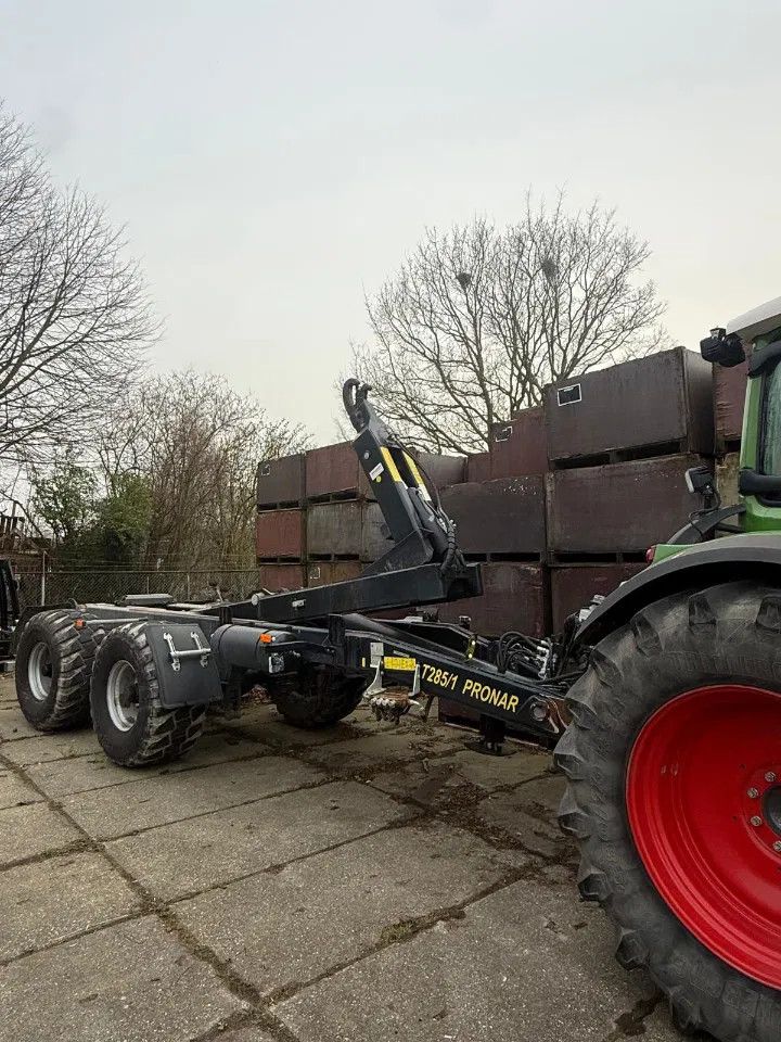 Pronar T285/1 T285/1 lucht/Hydro geremd gestuurd