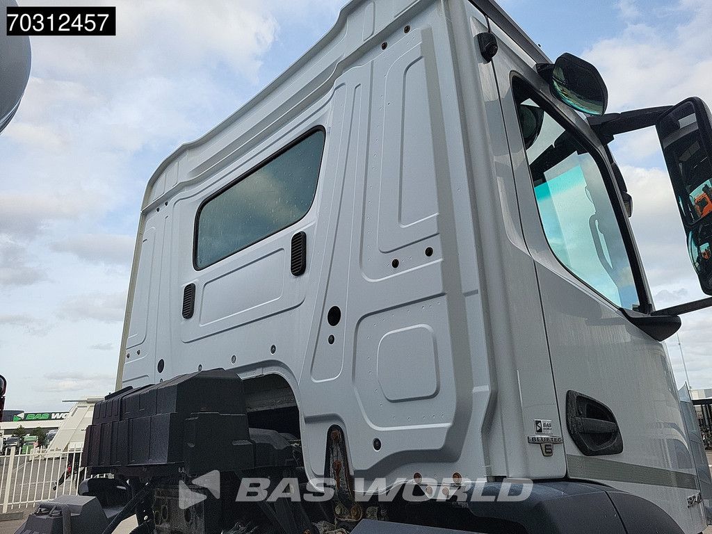 Mercedes Arocs Arocs 3240 8X4 9m3 Stetter Mixer Steel suspension Automatic Euro 6