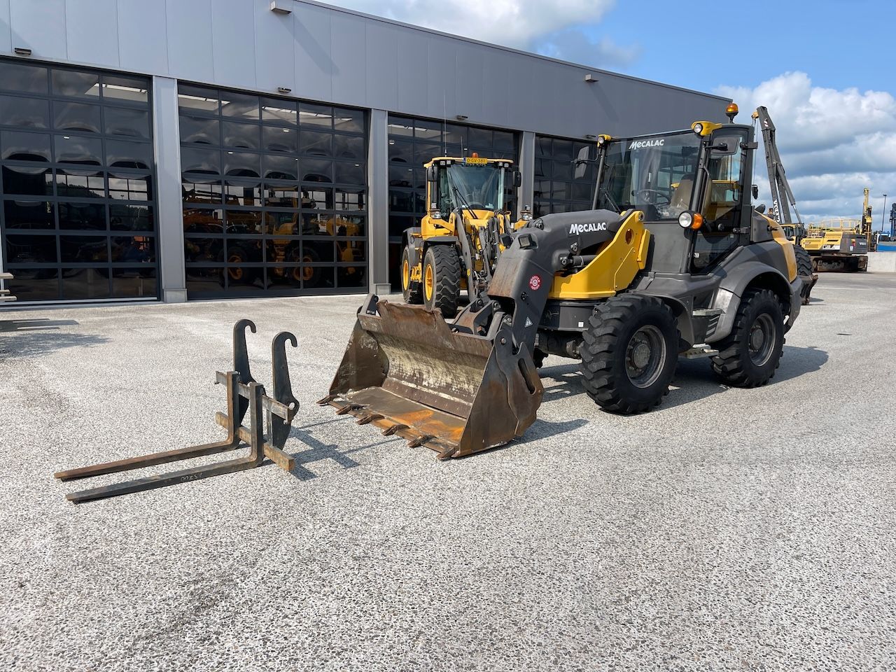 Mecalac /Ahlmann AS700 Zwenklader