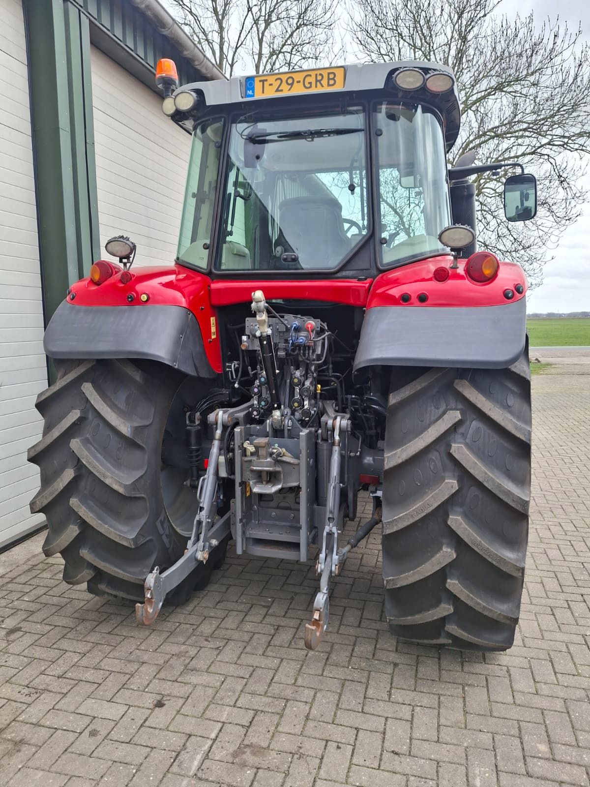 Massey Ferguson 6714 S Dyna-6 Exclusive met frontlader