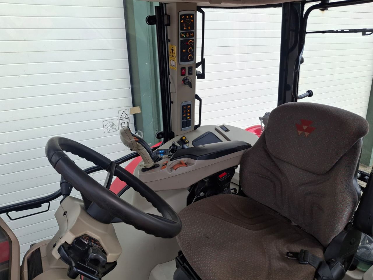 Massey Ferguson 6714 S Dyna-6 Exclusive met frontlader