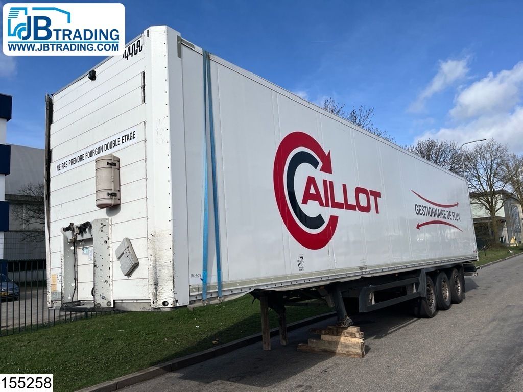 Schmitz Koel vries Insulated semi-trailer.