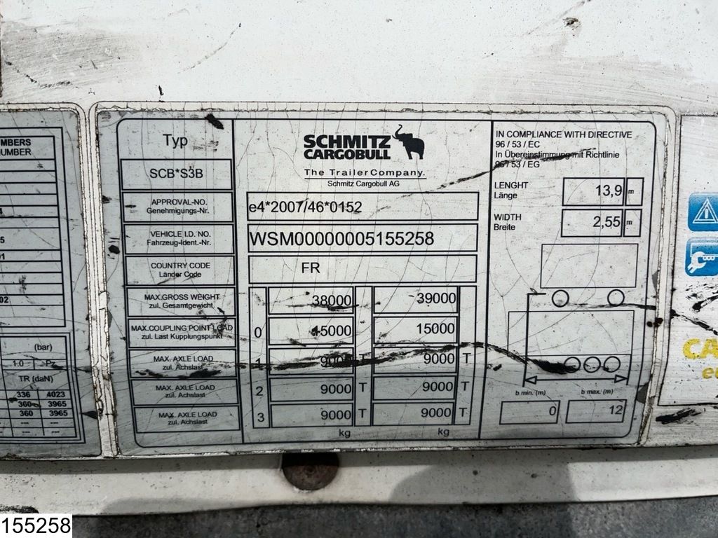 Schmitz Koel vries Insulated semi-trailer.