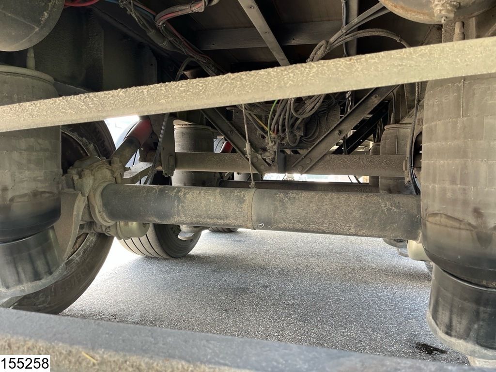 Schmitz Koel vries Insulated semi-trailer.