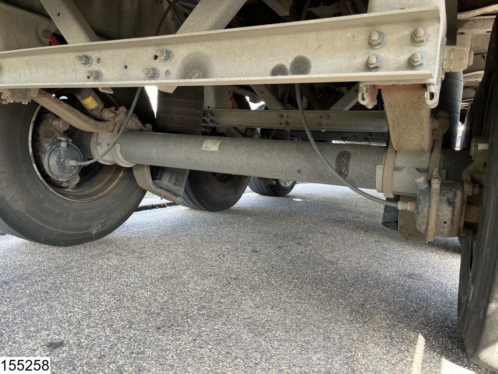 Schmitz Koel vries Insulated semi-trailer.