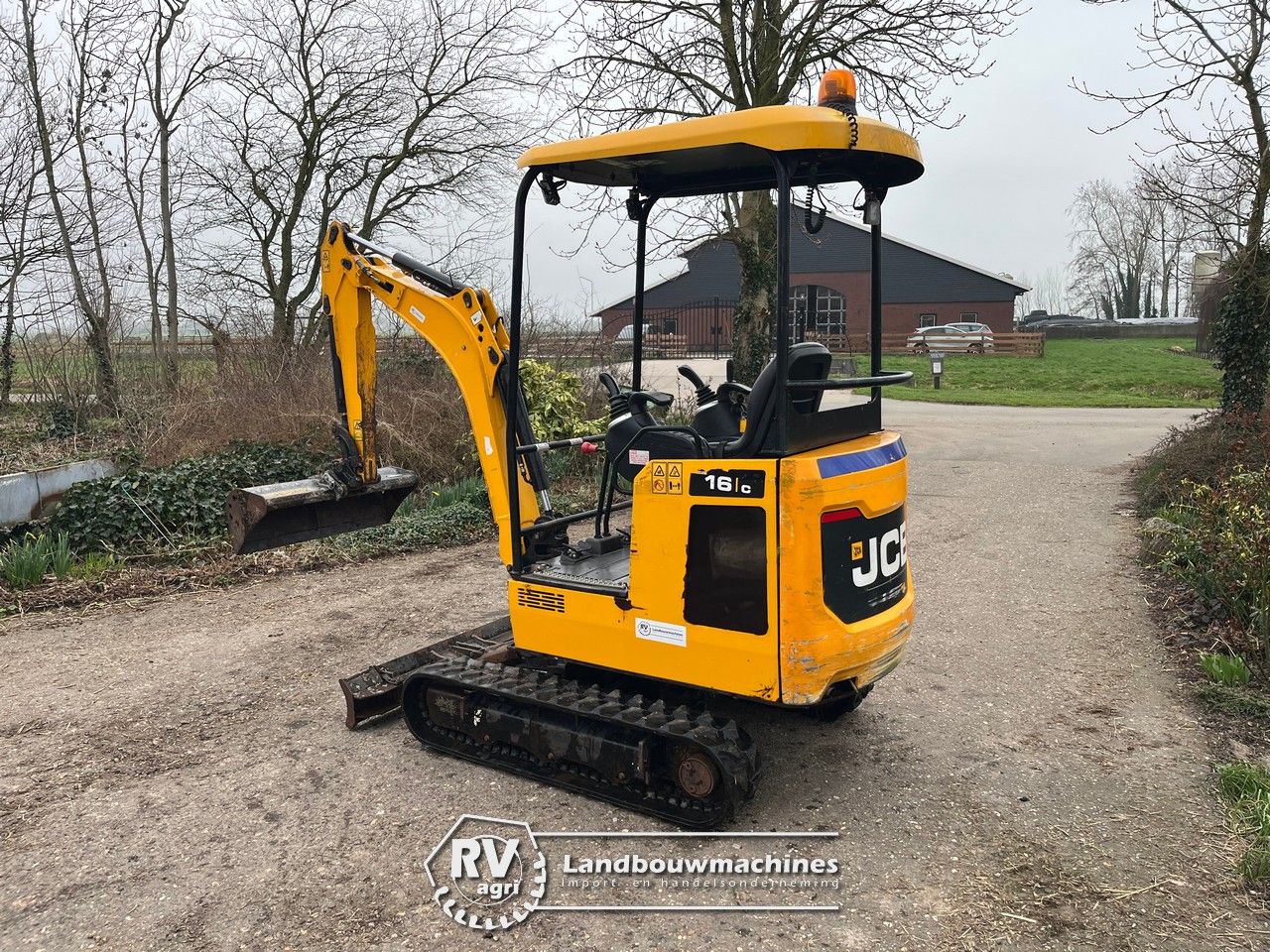 JCB 16C-1 minigraver OPRUIMING!