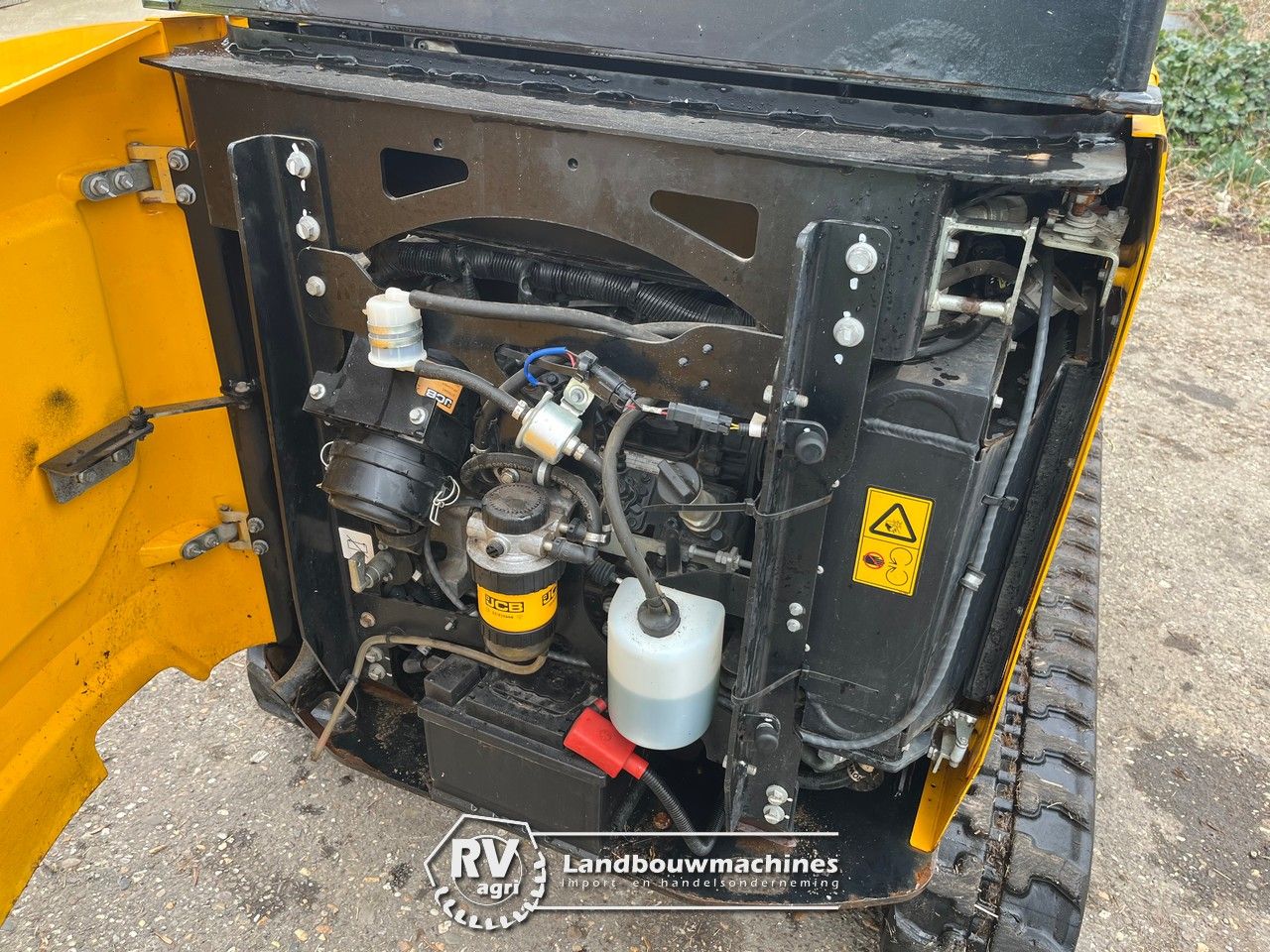 JCB 16C-1 minigraver OPRUIMING!