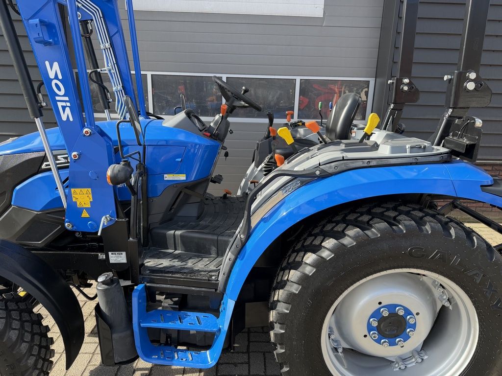 Solis 50 4WD shuttle XL tractor NIEUW met galaxybanden / frontlader