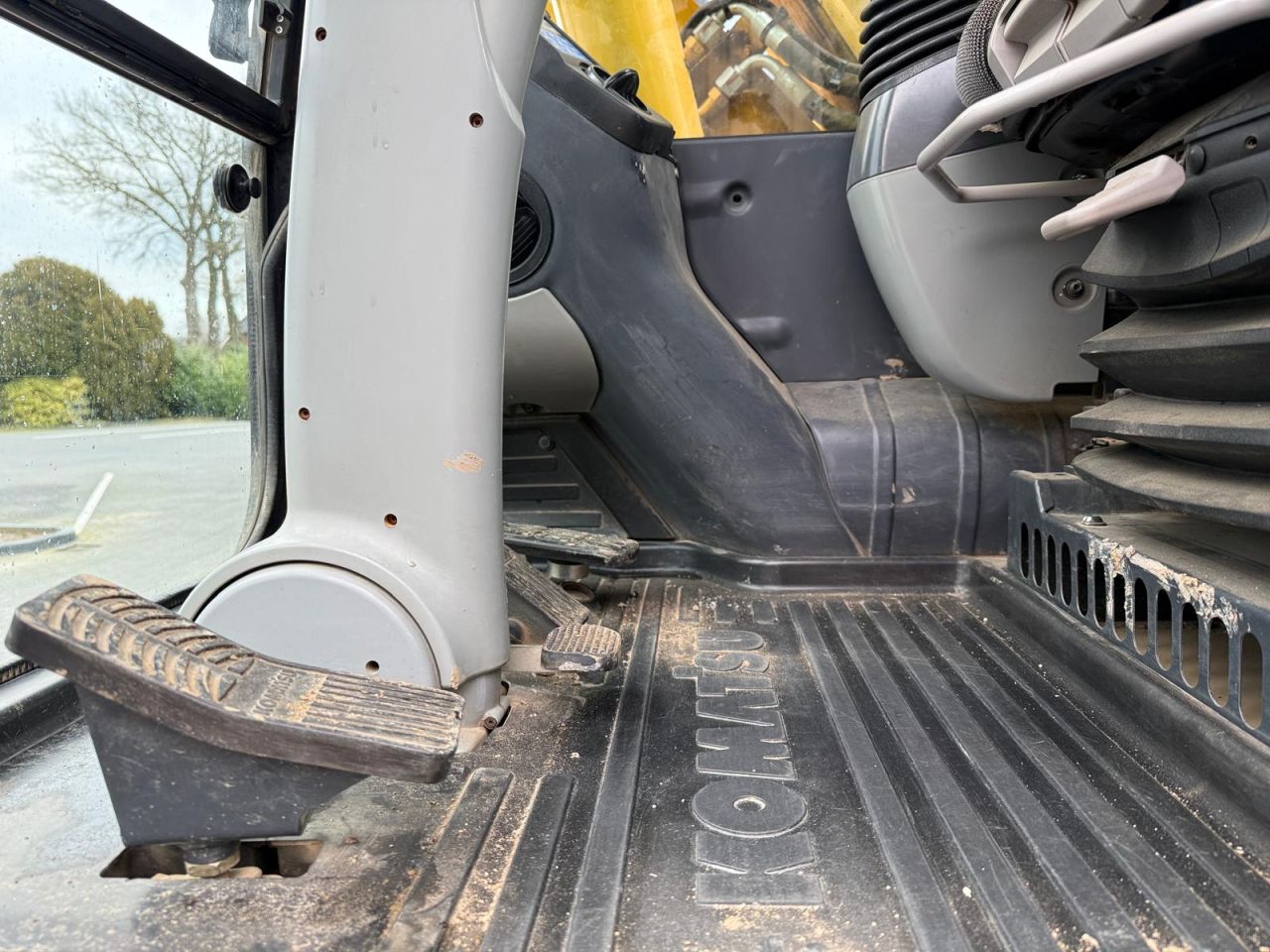 KOMATSU PW18-10 wielkraan met automatische smering