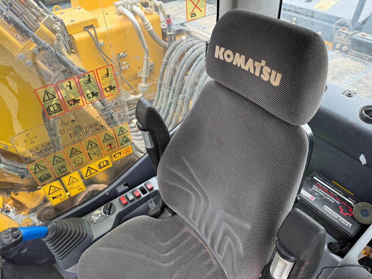 KOMATSU PW18-10 wielkraan met automatische smering