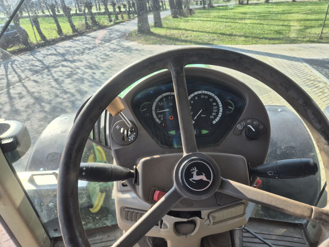 JOHN DEERE 6230 tractor met 4 cilinder en 95 pk