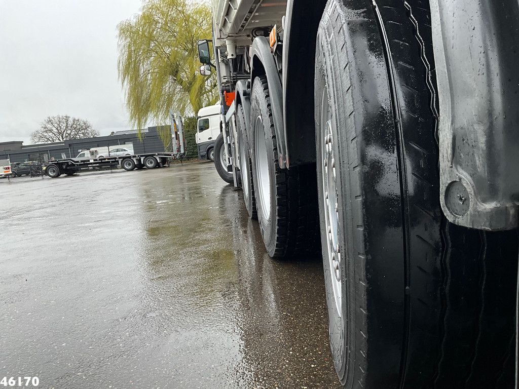 Volvo FH 420 8x4 HMF 22 Tonmeter laadkraan