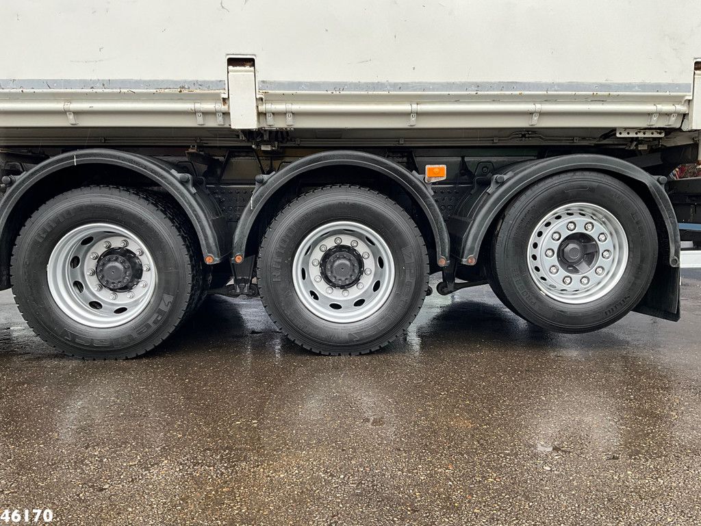 Volvo FH 420 8x4 HMF 22 Tonmeter laadkraan