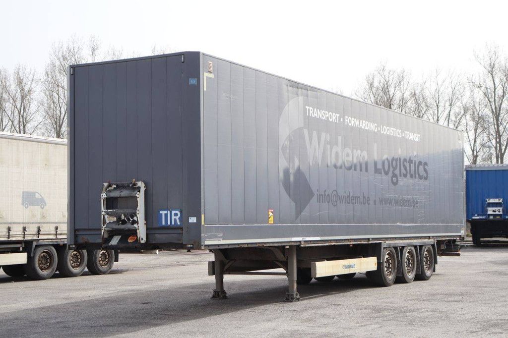 Geschlossener Anhänger Krone SD