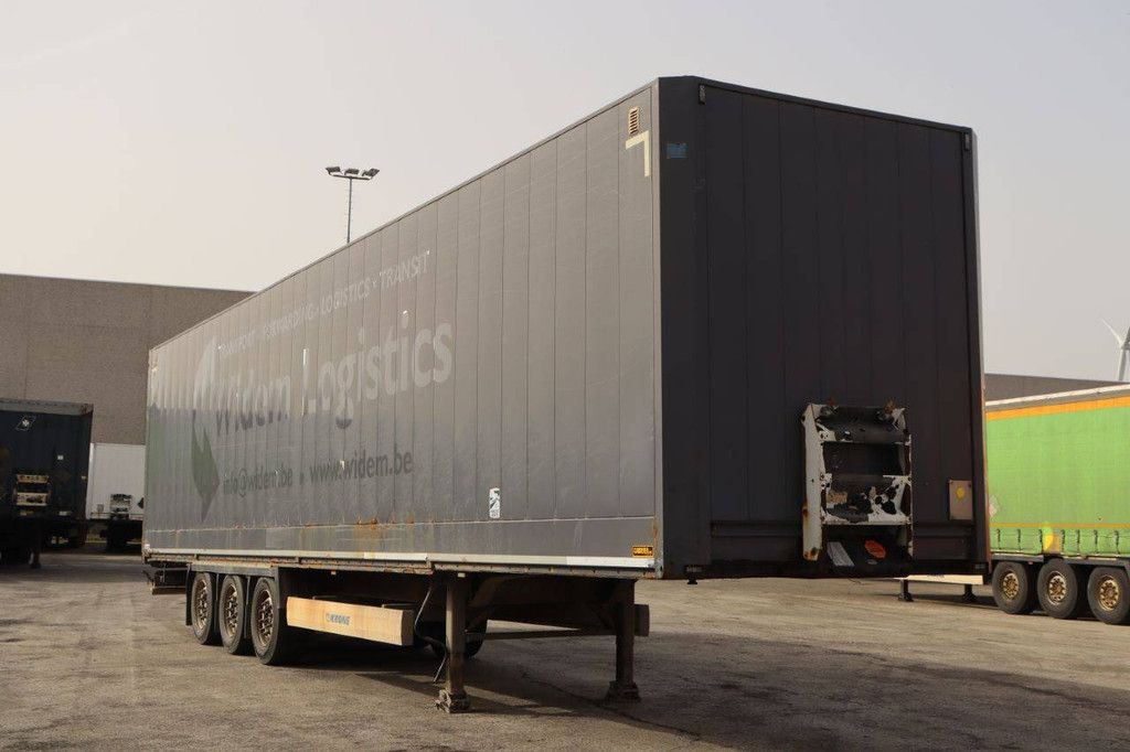 Geschlossener Anhänger Krone SD