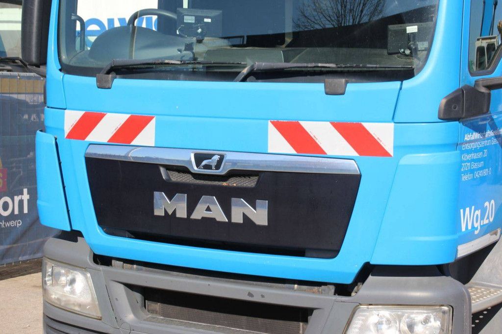 Fahrgestell mit Fahrerhaus MAN TGS 26.320 Diesel 320 PS