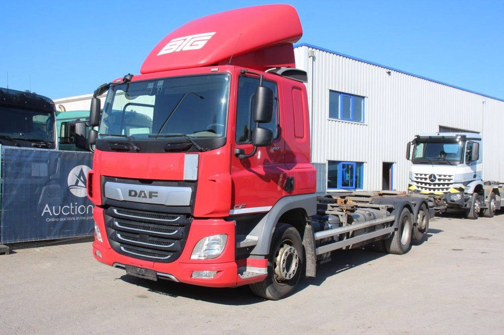 Fahrgestell mit Fahrerhaus DAF CF 450 Diesel 450 PS