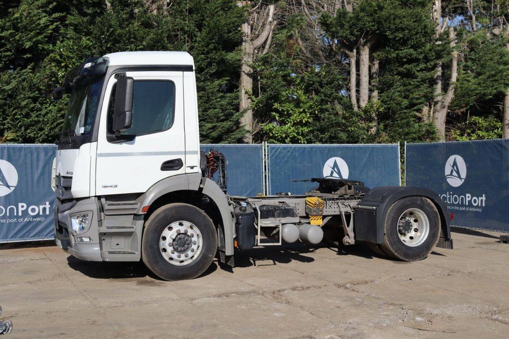 Chassis Cabin Mercedes-Benz Antos 1843 Diesel 430hp