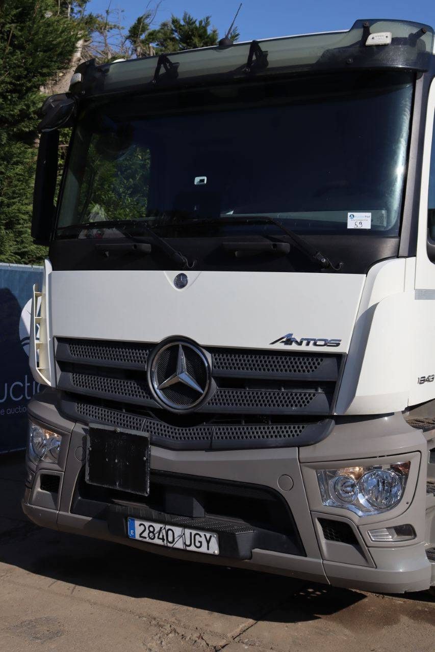 Chassis Cabin Mercedes-Benz Antos 1843 Diesel 430hp