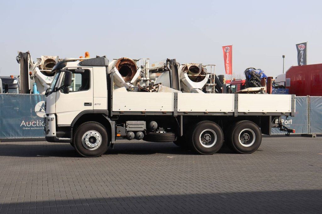 Flatbed (truck) Volvo FM 370 Diesel 370hp New