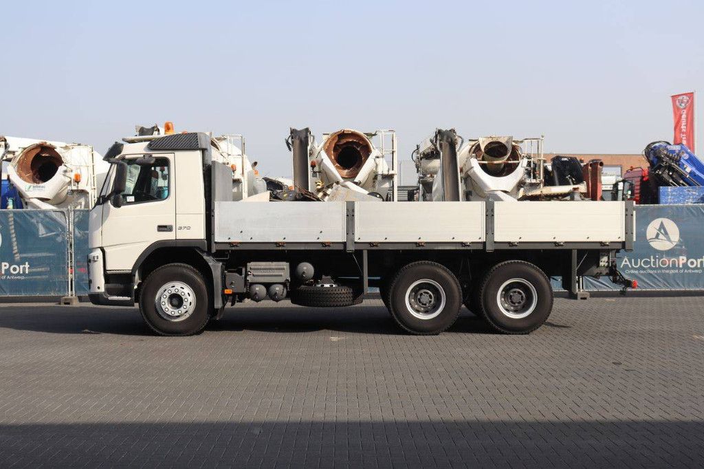 Flatbed (truck) Volvo FM 370 Diesel 370hp New