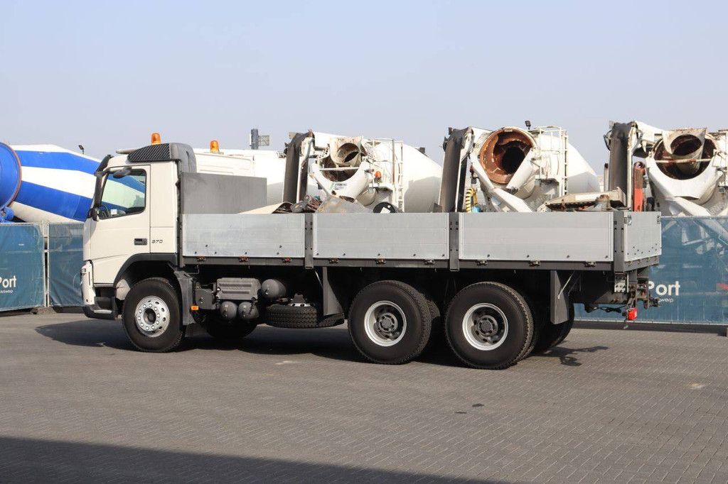 Flatbed (truck) Volvo FM 370 Diesel 370hp New