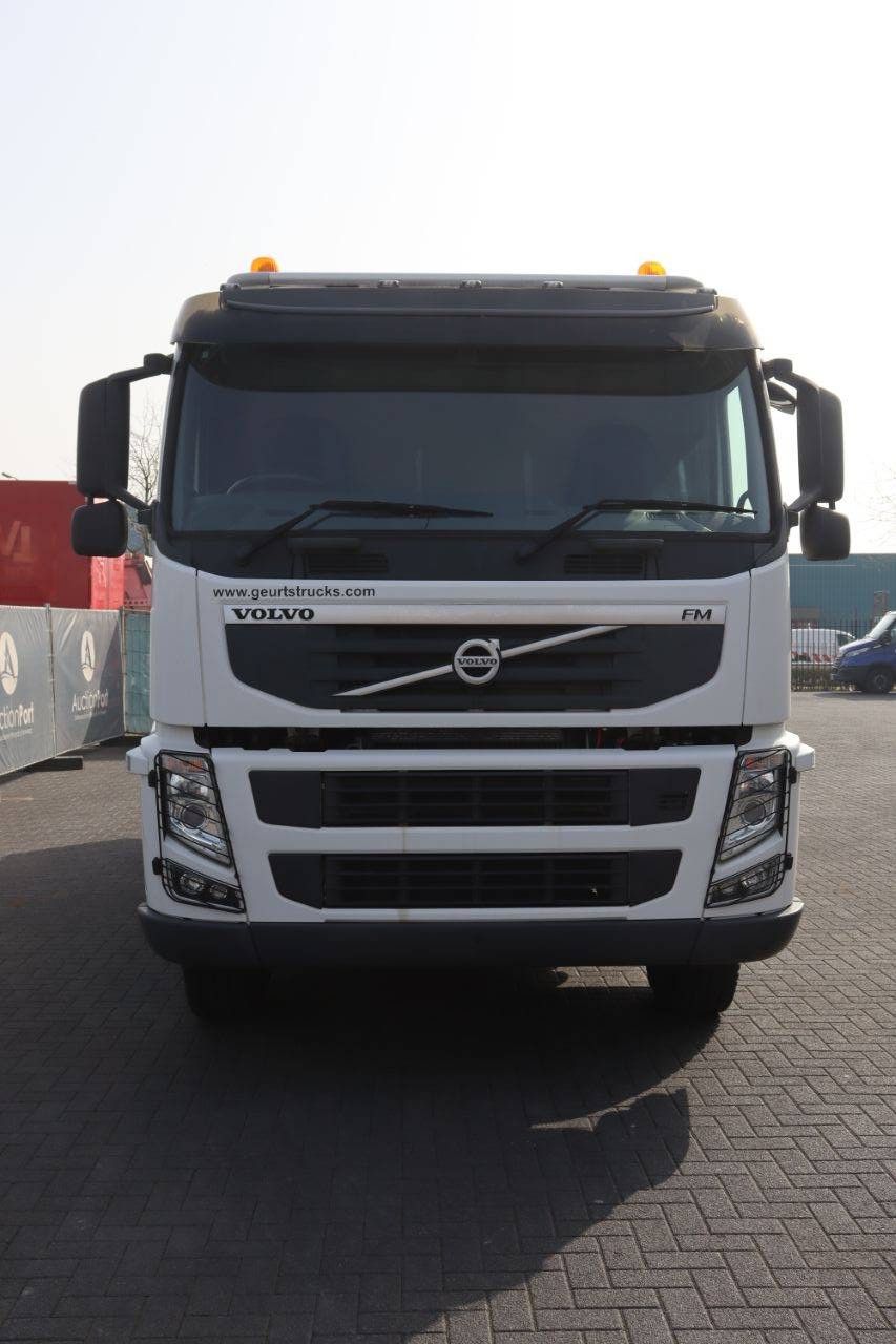 Flatbed (truck) Volvo FM 370 Diesel 370hp New