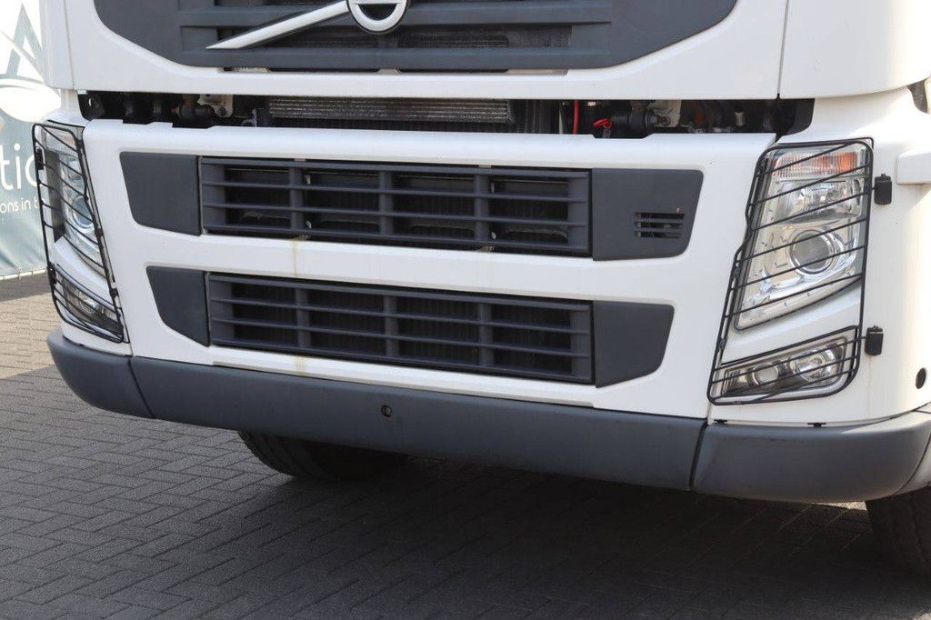 Flatbed (truck) Volvo FM 370 Diesel 370hp New