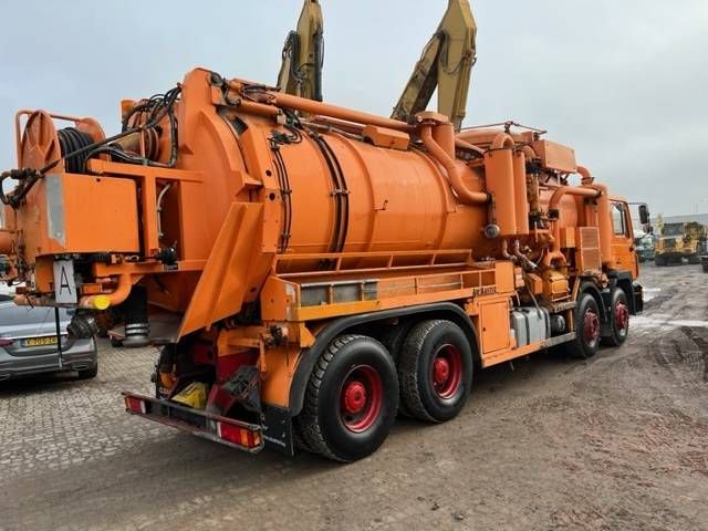 Zuigwagen Vrachtwagen MAN 35.402 8x4 Diesel 1995