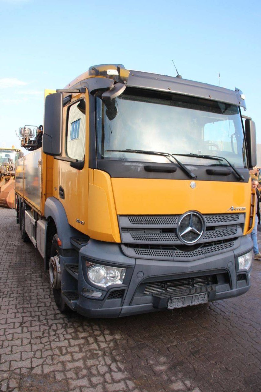 Crane truck Mercedes-Benz Antos 2540 Diesel 2014
