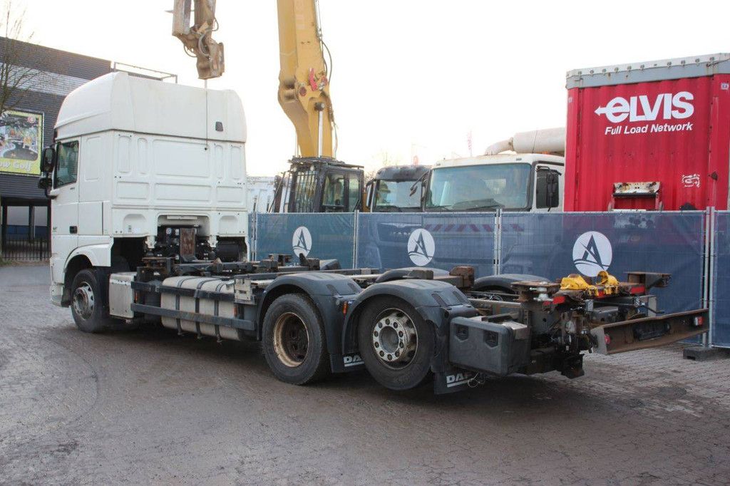 Container transport truck DAF XF Diesel 2017