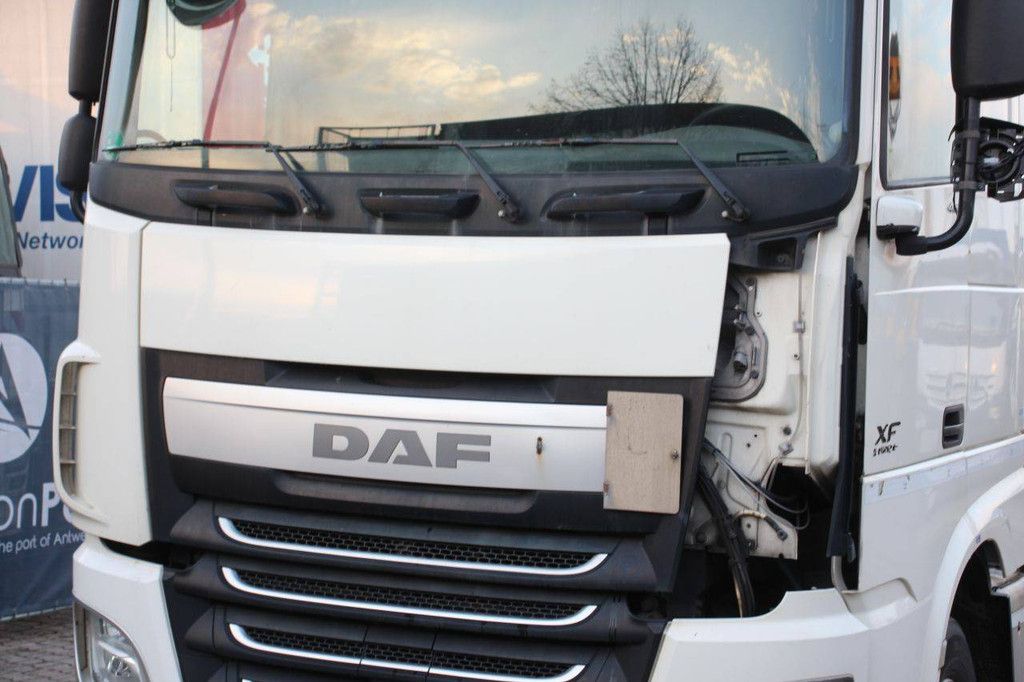 Container transport truck DAF XF Diesel 2017