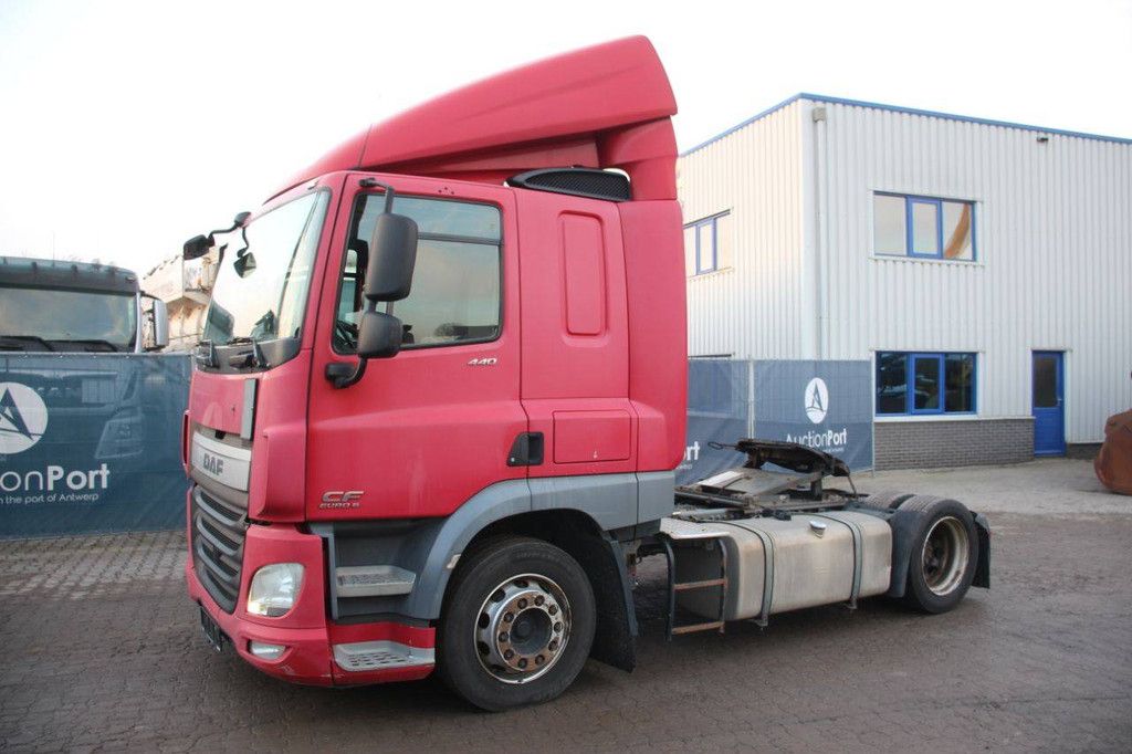 Fahrgestell mit Fahrerhaus DAF CF 440 Diesel 2016
