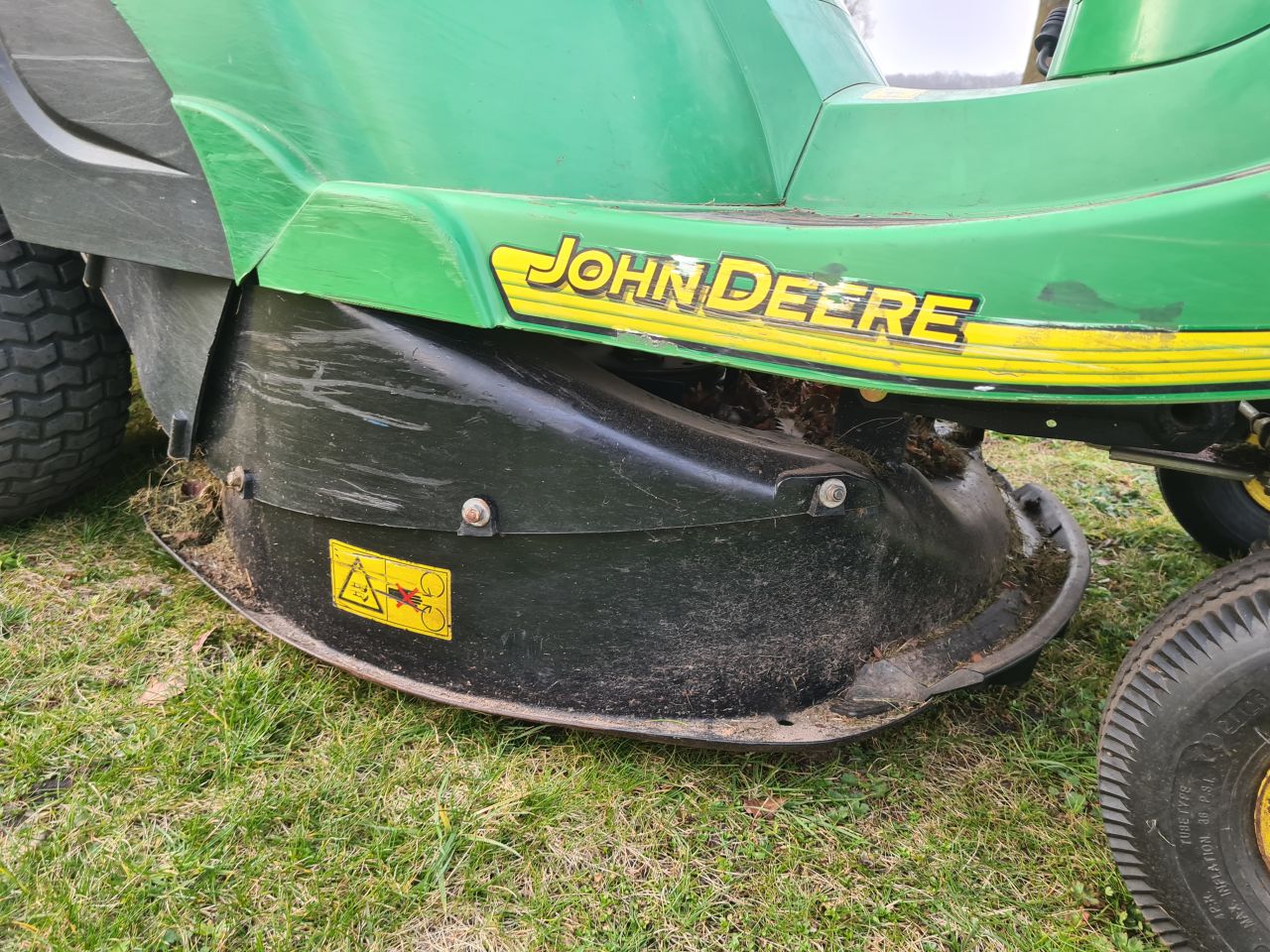 John Deere CR 125 zitmaaier met opvangbak hydrostaat.
