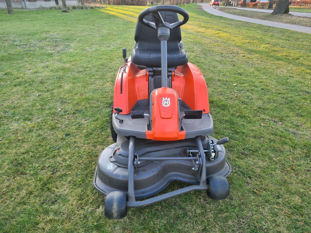 Husqvarna Rider R 111B hydrostaat frontmaaier mulch maaier.