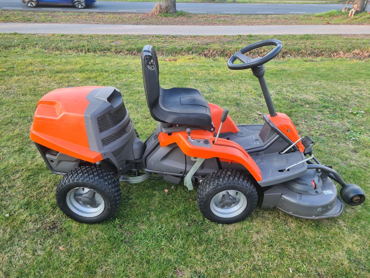 Husqvarna Rider R 111B hydrostaat frontmaaier mulch maaier.