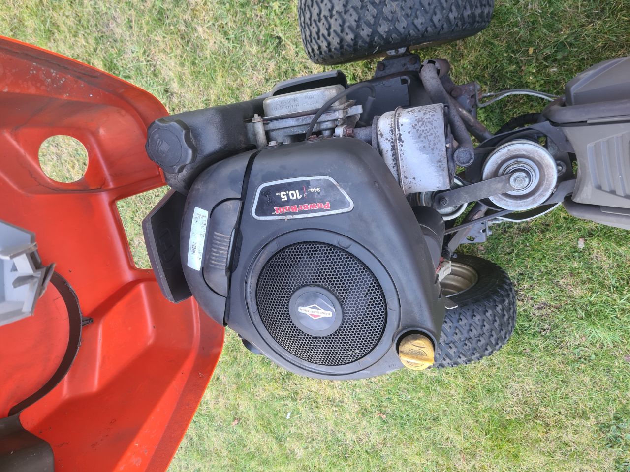 Husqvarna Rider R 111B hydrostaat frontmaaier mulch maaier.