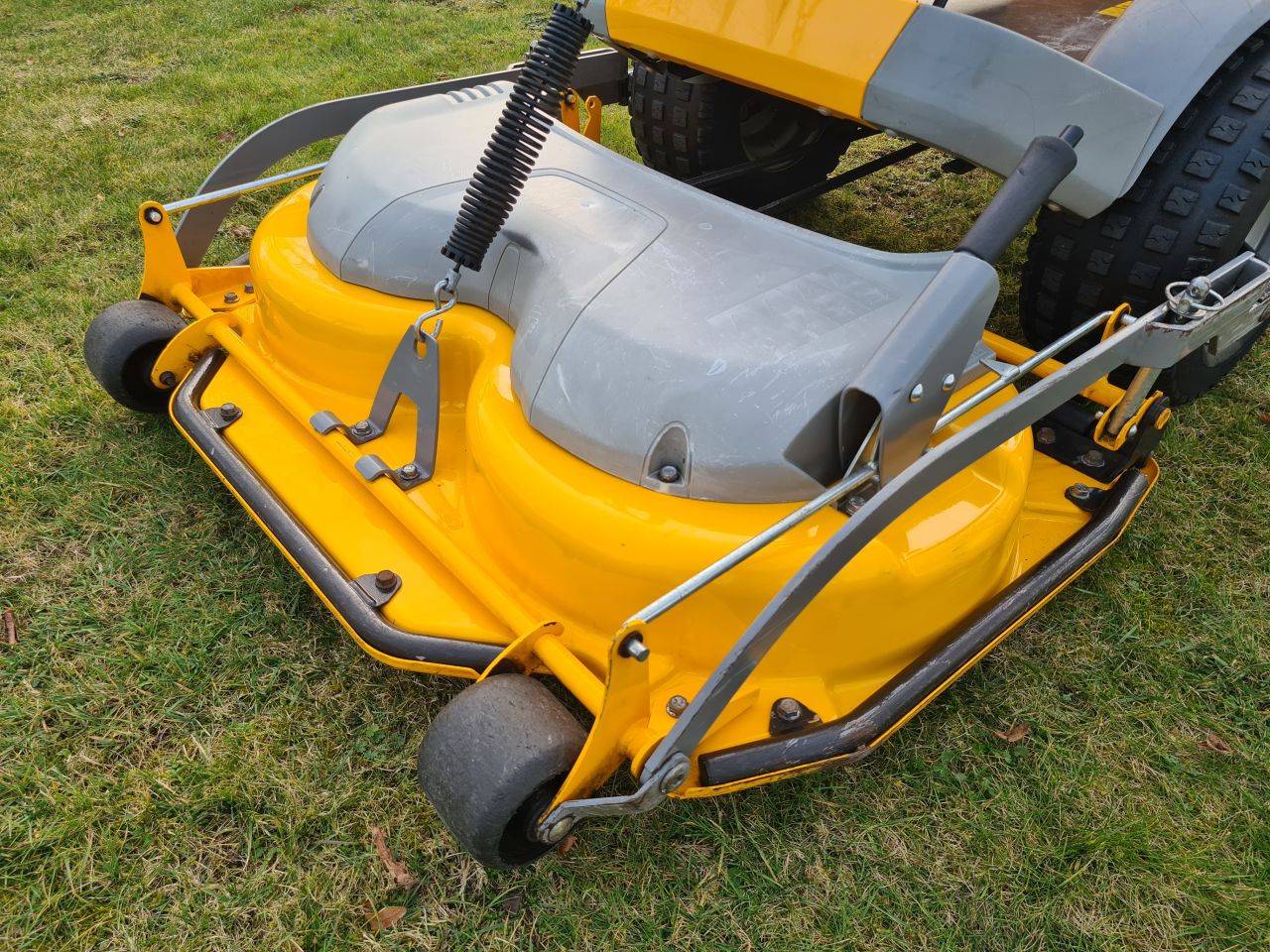 Stiga park Silent 14 frontmaaier hydrostaat 2 cilinder honda.