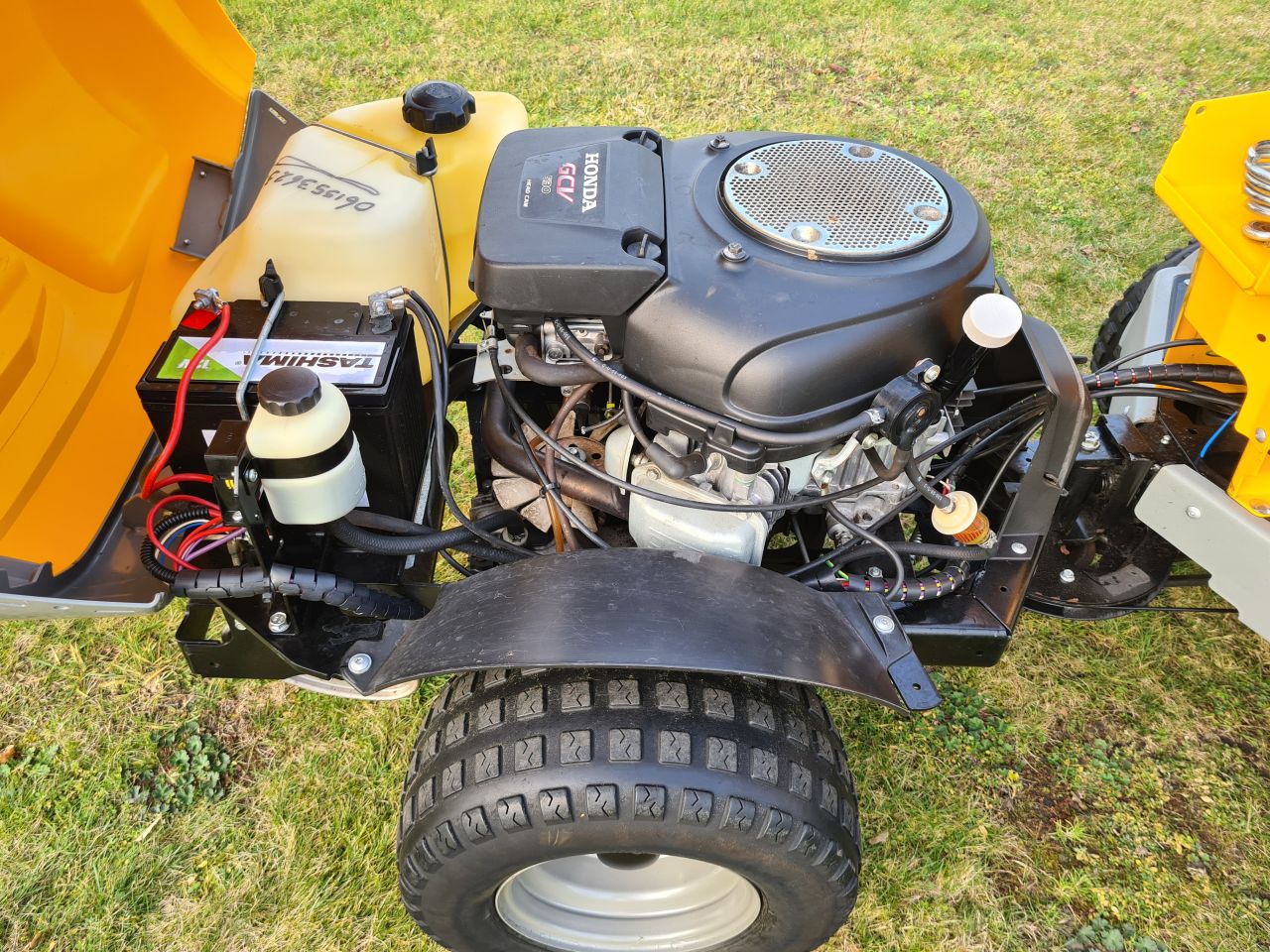 Stiga park Silent 14 frontmaaier hydrostaat 2 cilinder honda.