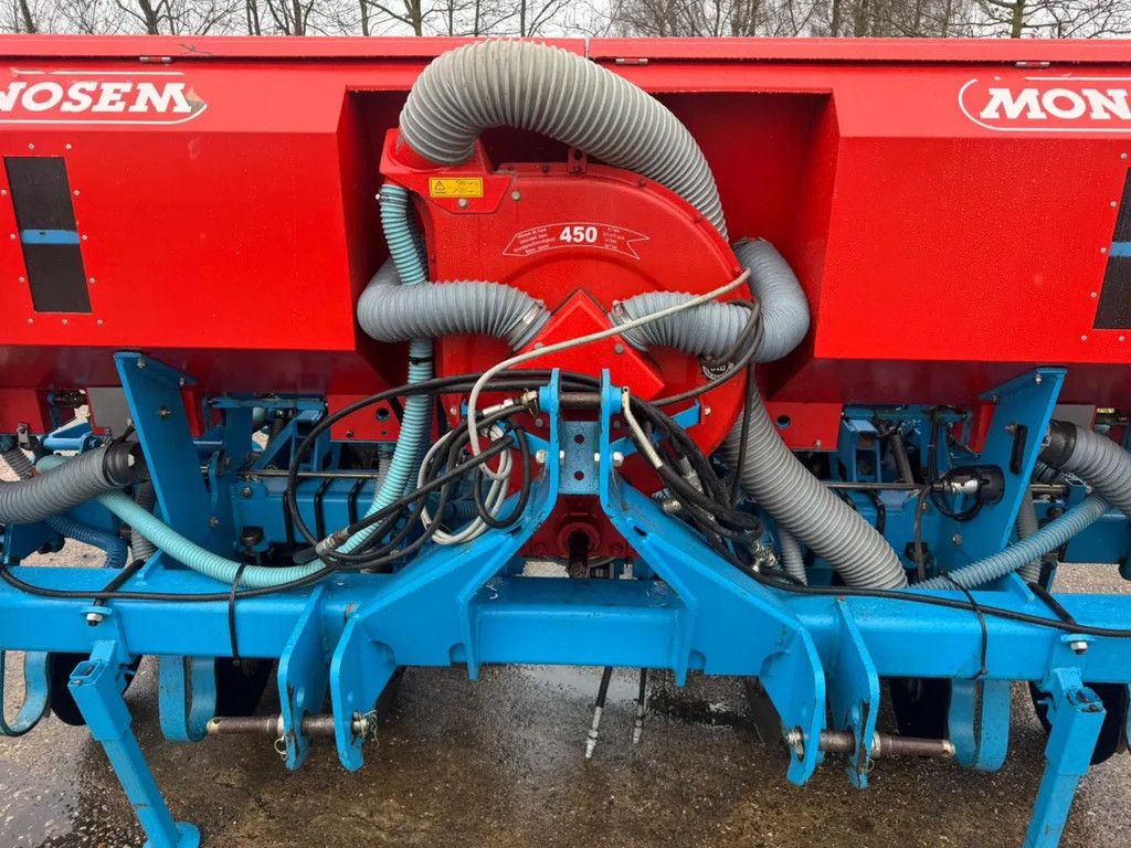 Amazone PNU + 6 rij Maiszaaimachine Maiszaaier schijven kunstmest