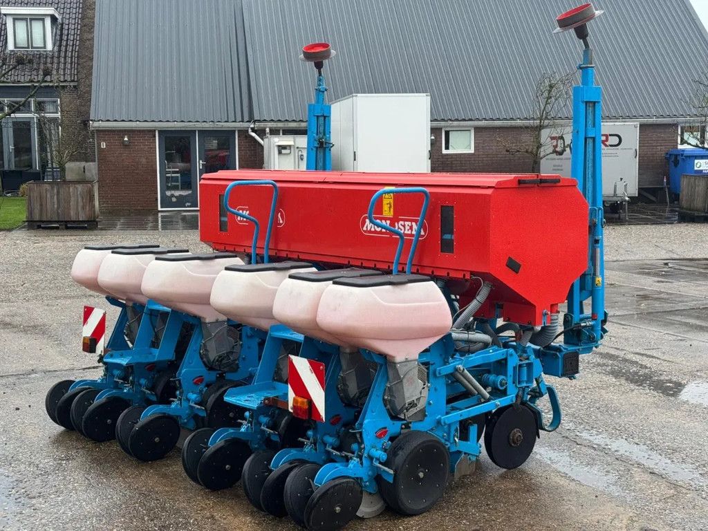 Amazone PNU + 6 rij Maiszaaimachine Maiszaaier schijven kunstmest