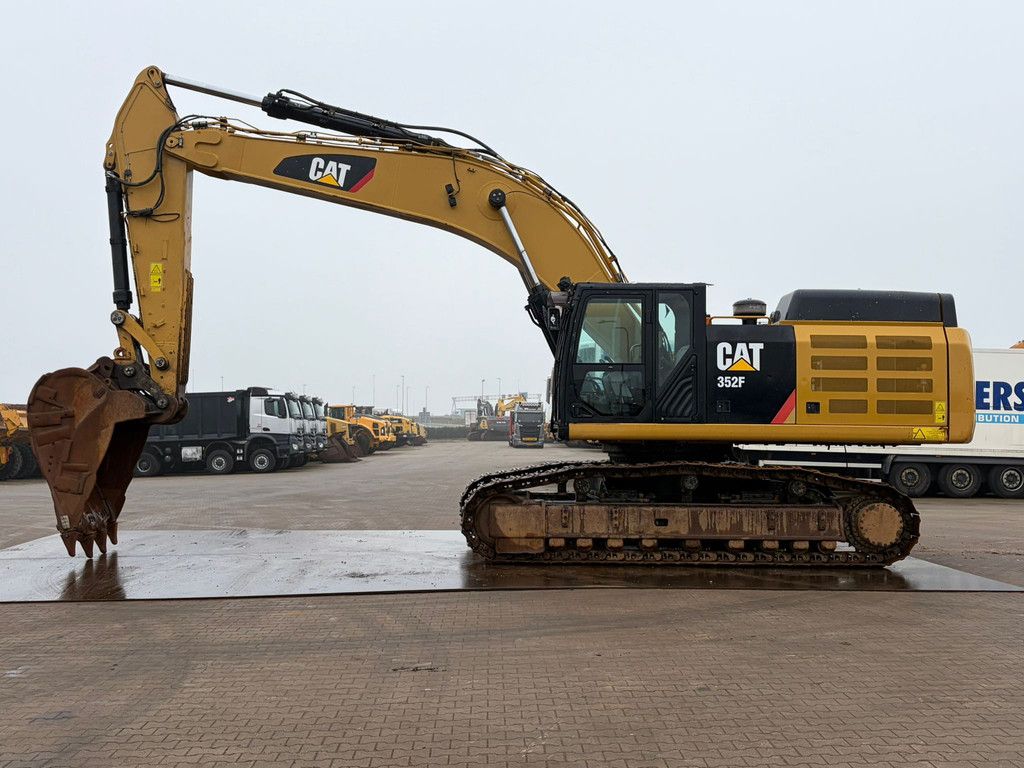 Caterpillar 352F